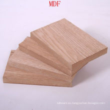 Tablero revestido de madera del MDF de la superficie del grano para el uso exterior